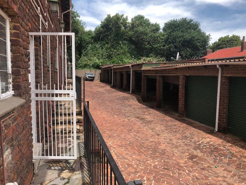 2 Bedroom Property for Sale in Fontainebleau Gauteng