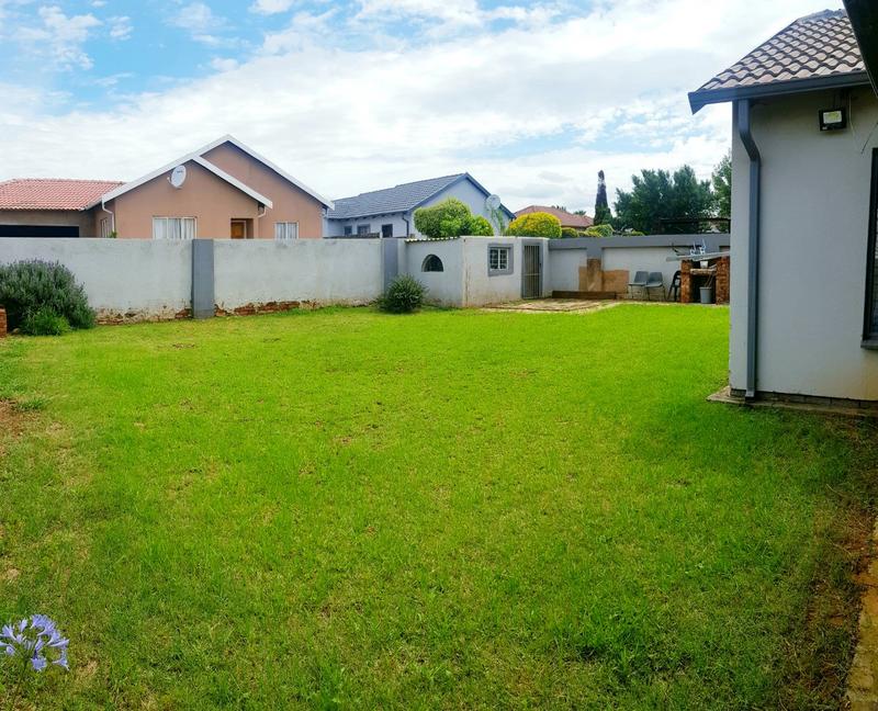 3 Bedroom Property for Sale in Kirkney Gauteng