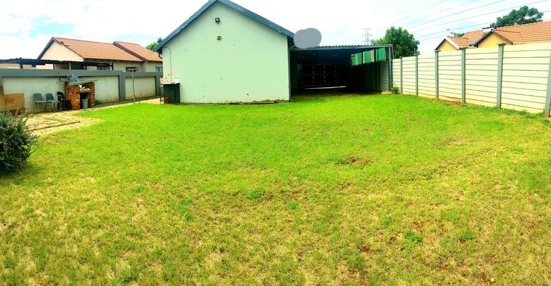 3 Bedroom Property for Sale in Kirkney Gauteng