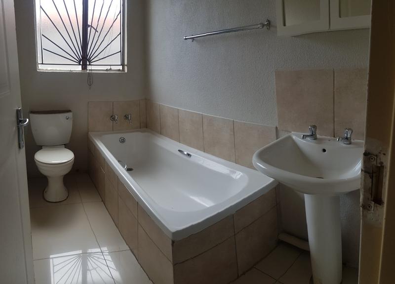 3 Bedroom Property for Sale in Kirkney Gauteng