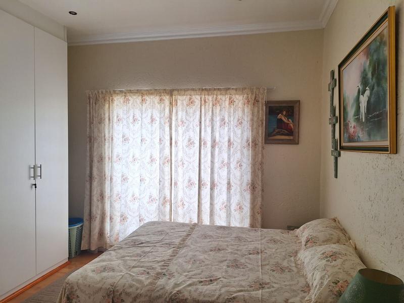 2 Bedroom Property for Sale in Strubenvale Gauteng