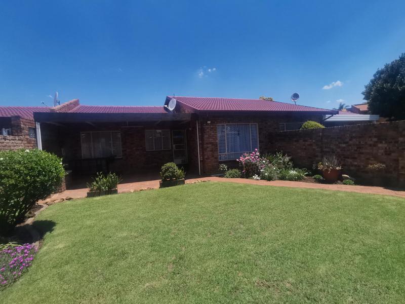 3 Bedroom Property for Sale in Sunward Park Gauteng