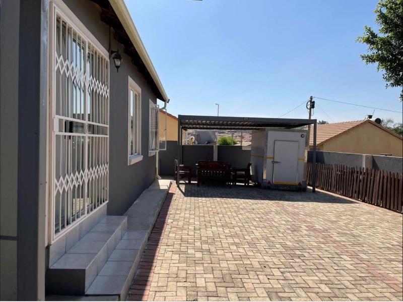 3 Bedroom Property for Sale in Olievenhoutbosch Gauteng