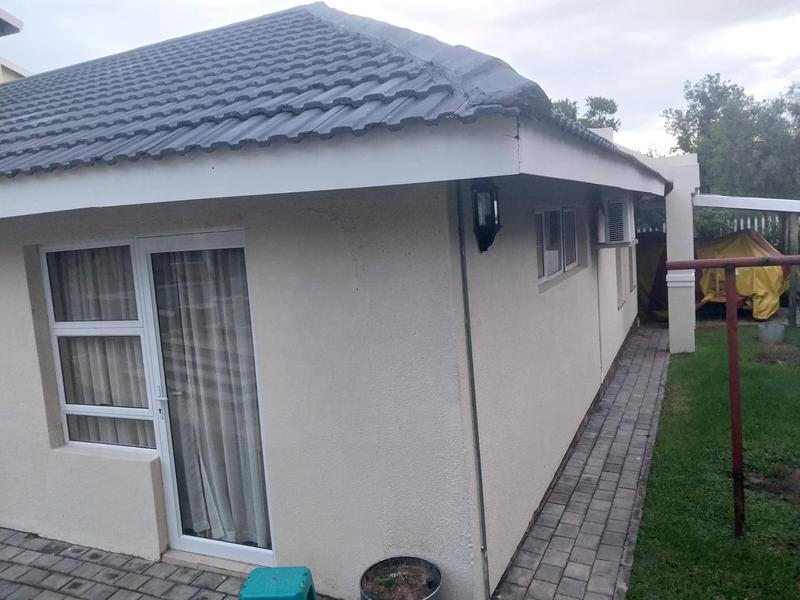 5 Bedroom Property for Sale in Vorna Valley Gauteng