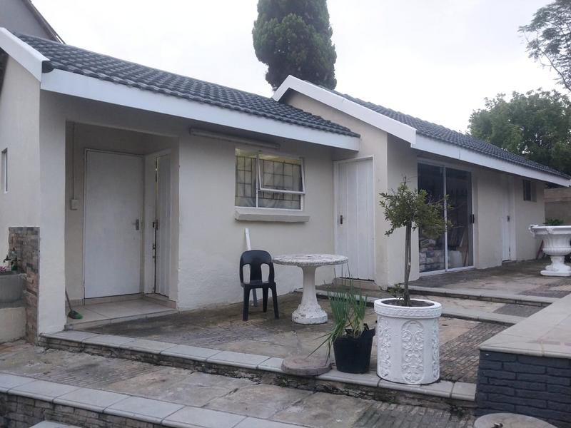 5 Bedroom Property for Sale in Vorna Valley Gauteng