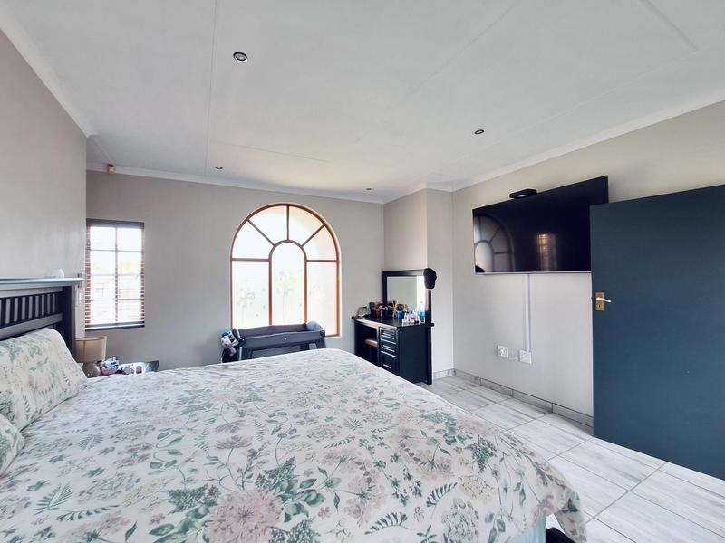 4 Bedroom Property for Sale in Moreleta Park Gauteng