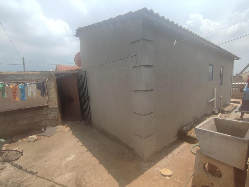 2 Bedroom Property for Sale in Daveyton Gauteng