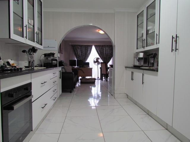 5 Bedroom Property for Sale in Clubview Gauteng