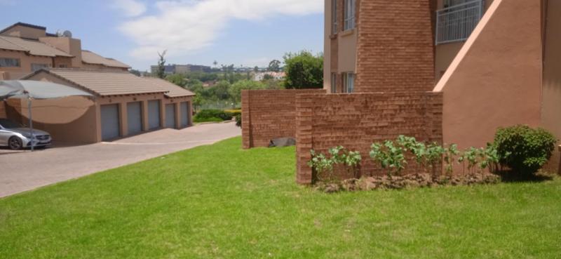 2 Bedroom Property for Sale in Erand Gardens Gauteng