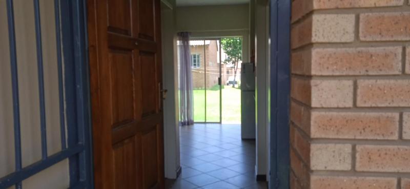 2 Bedroom Property for Sale in Erand Gardens Gauteng