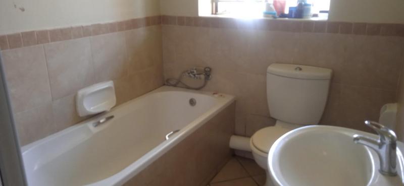 2 Bedroom Property for Sale in Erand Gardens Gauteng