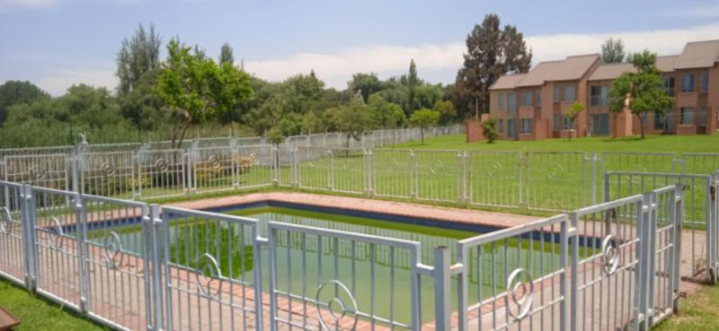2 Bedroom Property for Sale in Erand Gardens Gauteng