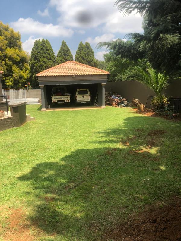 6 Bedroom Property for Sale in Meredale Gauteng