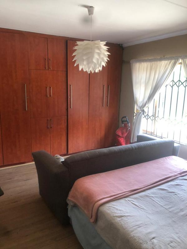 6 Bedroom Property for Sale in Meredale Gauteng