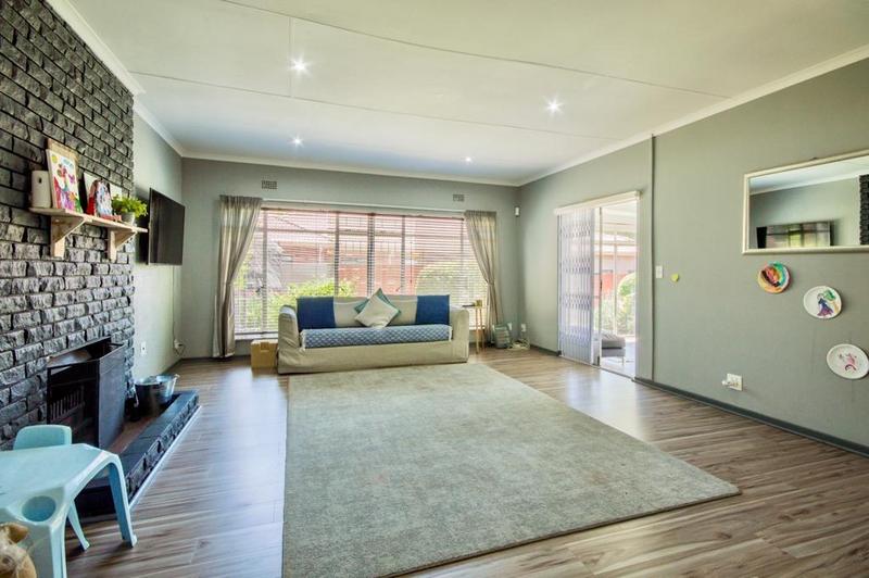 4 Bedroom Property for Sale in Alberante Gauteng