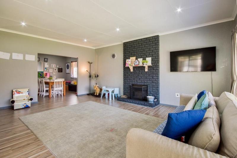 4 Bedroom Property for Sale in Alberante Gauteng