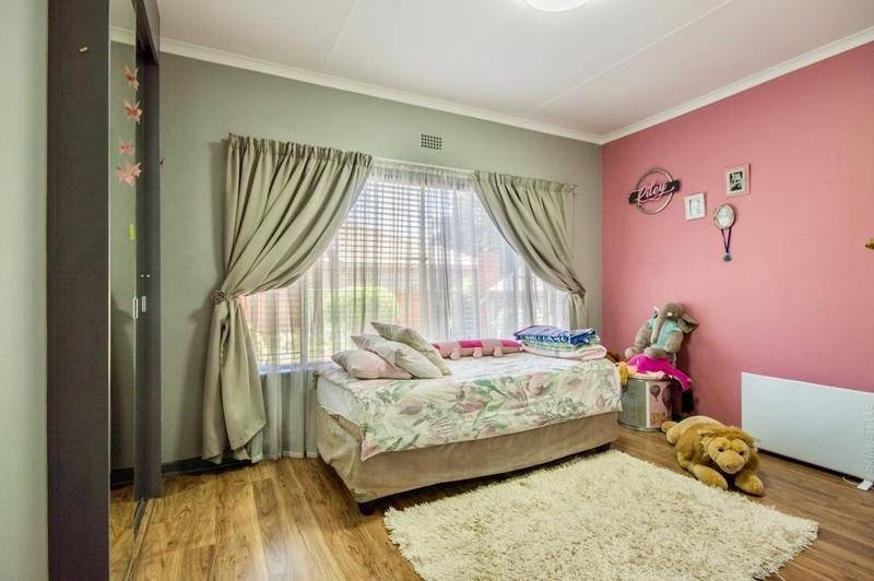 4 Bedroom Property for Sale in Alberante Gauteng