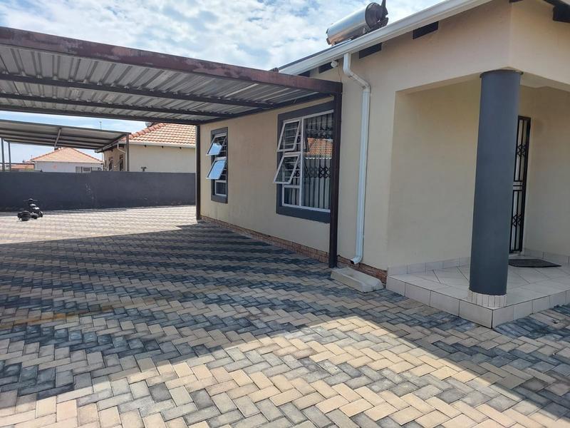 2 Bedroom Property for Sale in Kirkney Gauteng