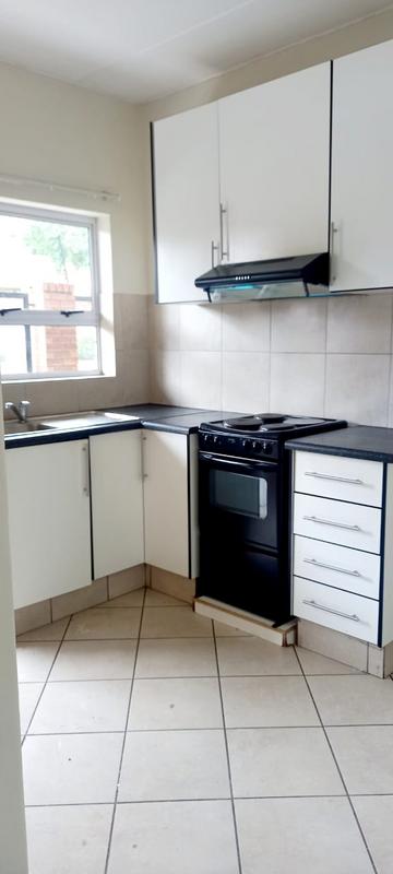 To Let 2 Bedroom Property for Rent in Edenvale Central Gauteng