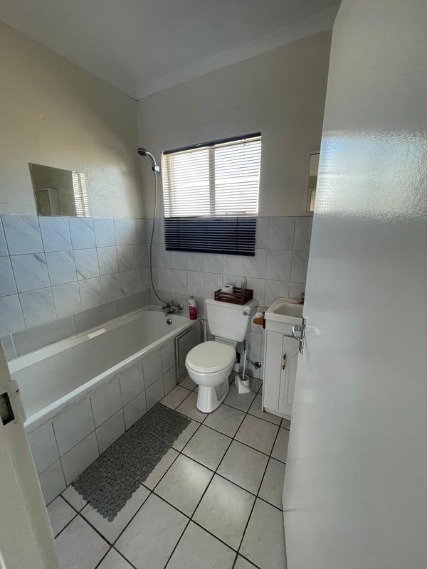 To Let 2 Bedroom Property for Rent in Brackendowns Gauteng