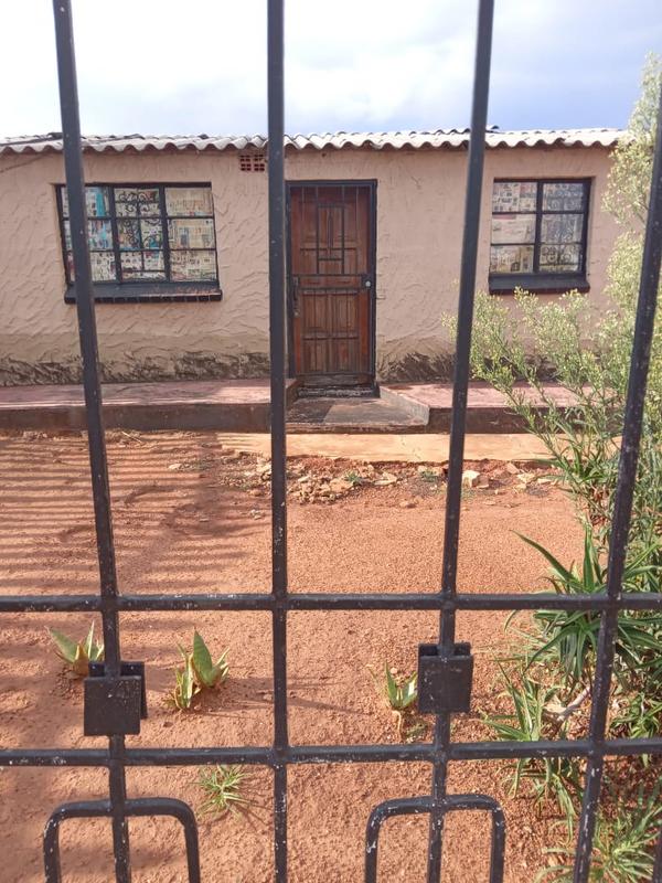 To Let 2 Bedroom Property for Rent in Mofolo Gauteng