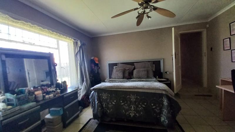 4 Bedroom Property for Sale in Esther Park Gauteng