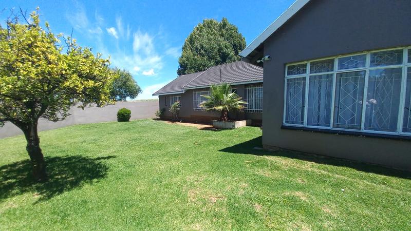 4 Bedroom Property for Sale in Esther Park Gauteng