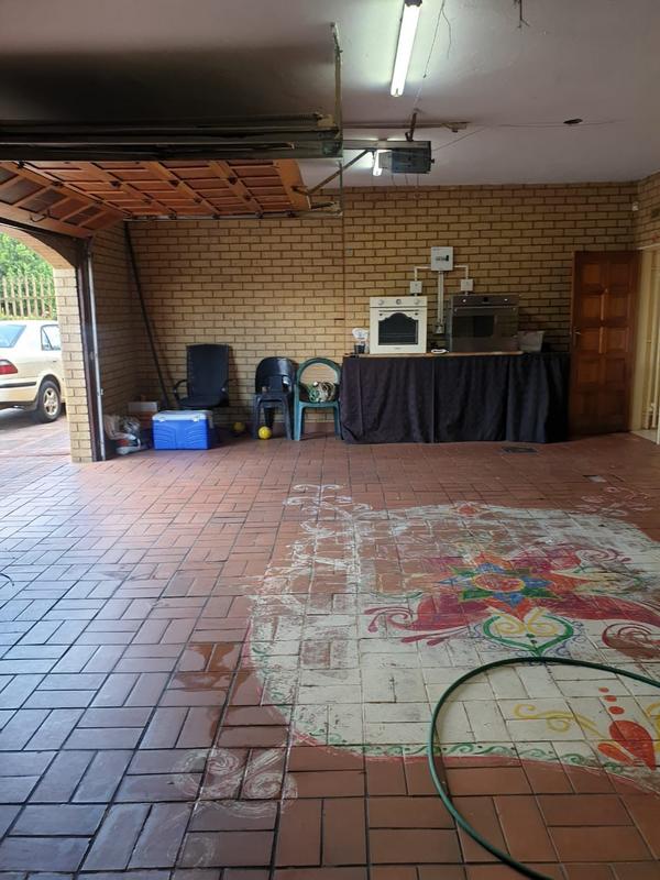 5 Bedroom Property for Sale in Lenasia Gauteng