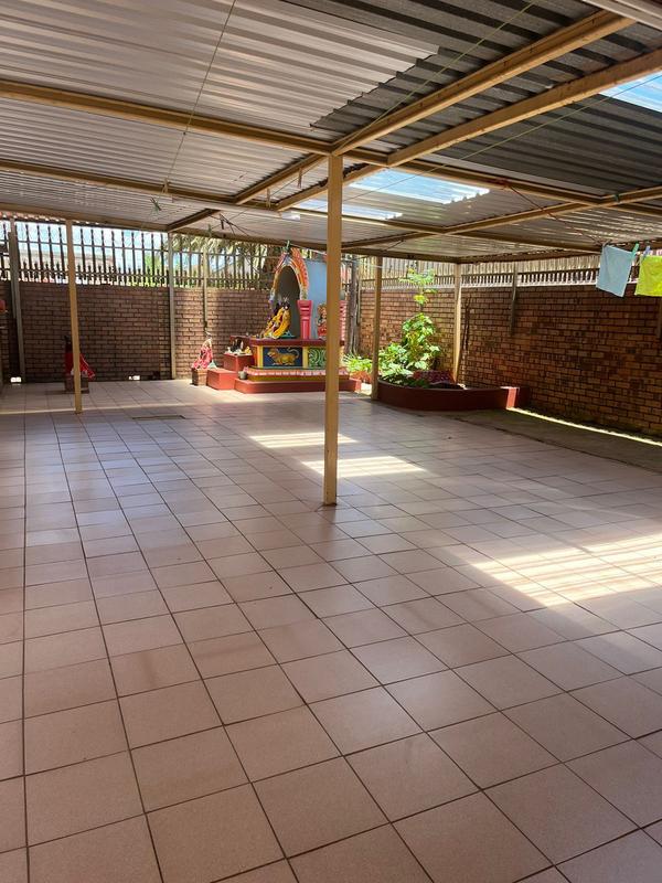 5 Bedroom Property for Sale in Lenasia Gauteng