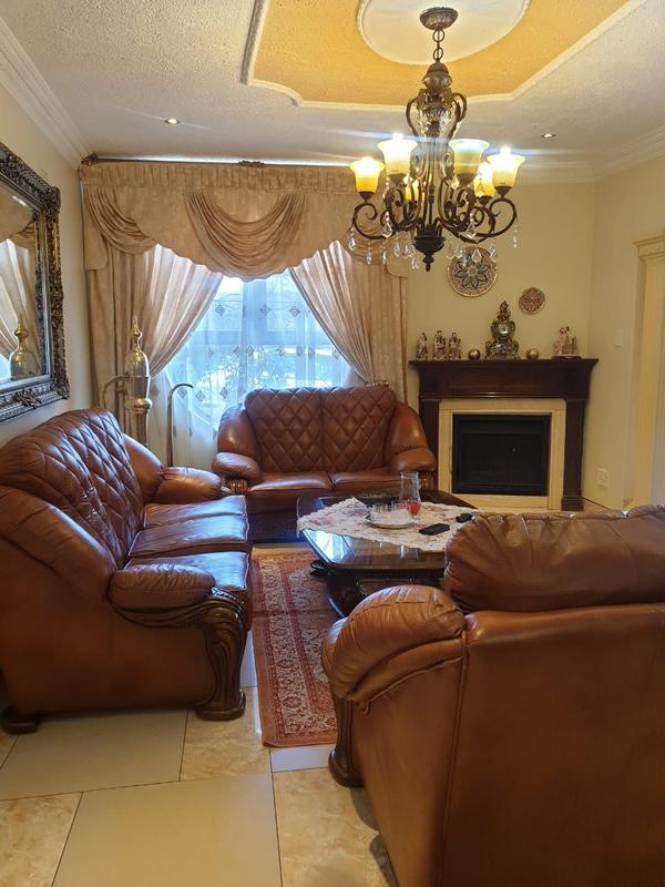 5 Bedroom Property for Sale in Lenasia Gauteng