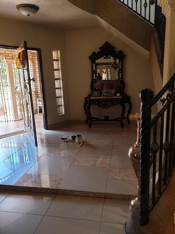 5 Bedroom Property for Sale in Lenasia Gauteng