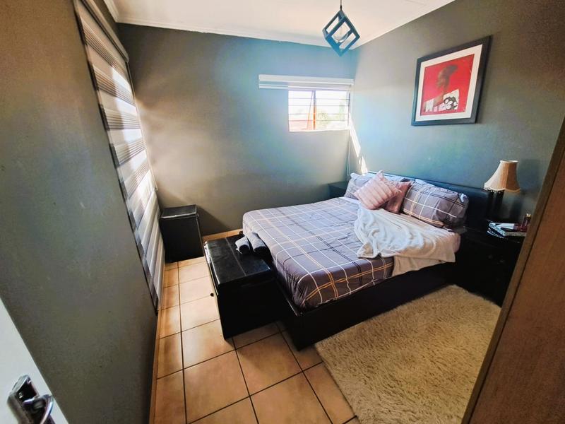 6 Bedroom Property for Sale in Heuweloord Gauteng