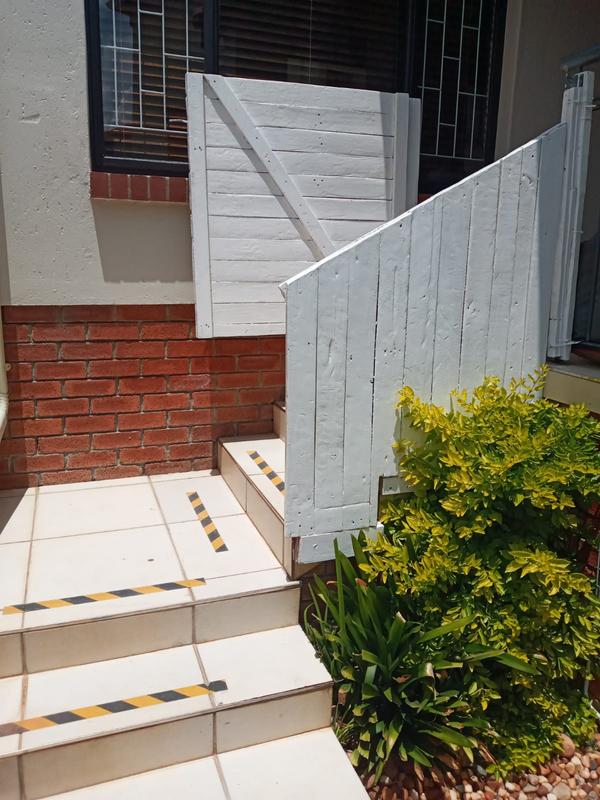 2 Bedroom Property for Sale in Greenstone Hill Gauteng