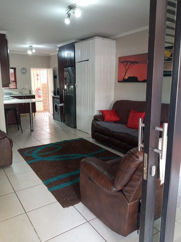 2 Bedroom Property for Sale in Greenstone Hill Gauteng