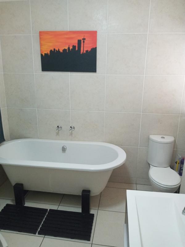 2 Bedroom Property for Sale in Greenstone Hill Gauteng