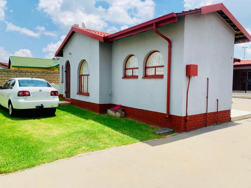 3 Bedroom Property for Sale in Lenasia Ext 7 Gauteng