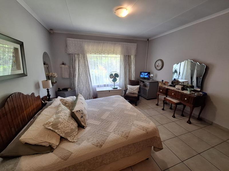 5 Bedroom Property for Sale in Meyerspark Gauteng