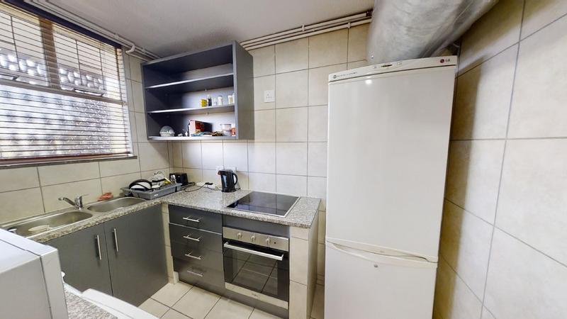 1 Bedroom Property for Sale in Elarduspark Gauteng
