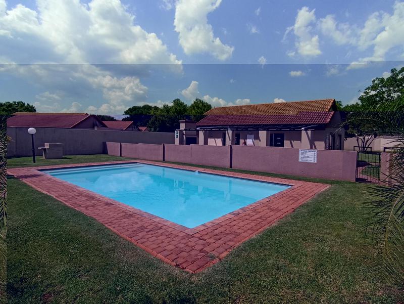 1 Bedroom Property for Sale in Annlin Gauteng