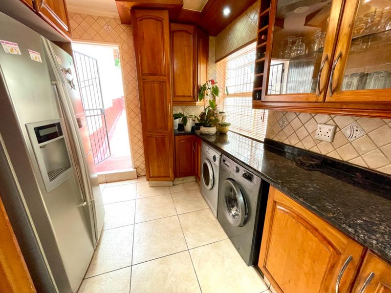 6 Bedroom Property for Sale in Noordheuwel Gauteng