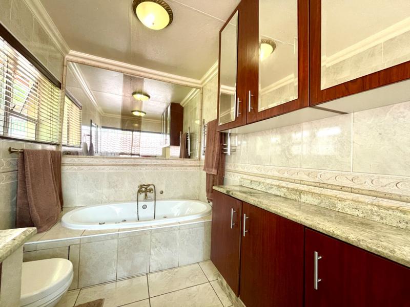 6 Bedroom Property for Sale in Noordheuwel Gauteng