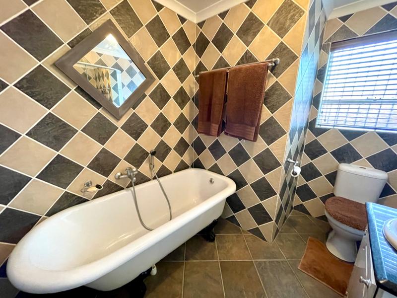 6 Bedroom Property for Sale in Noordheuwel Gauteng