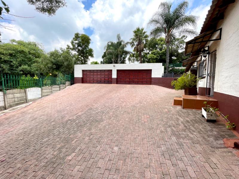 6 Bedroom Property for Sale in Noordheuwel Gauteng