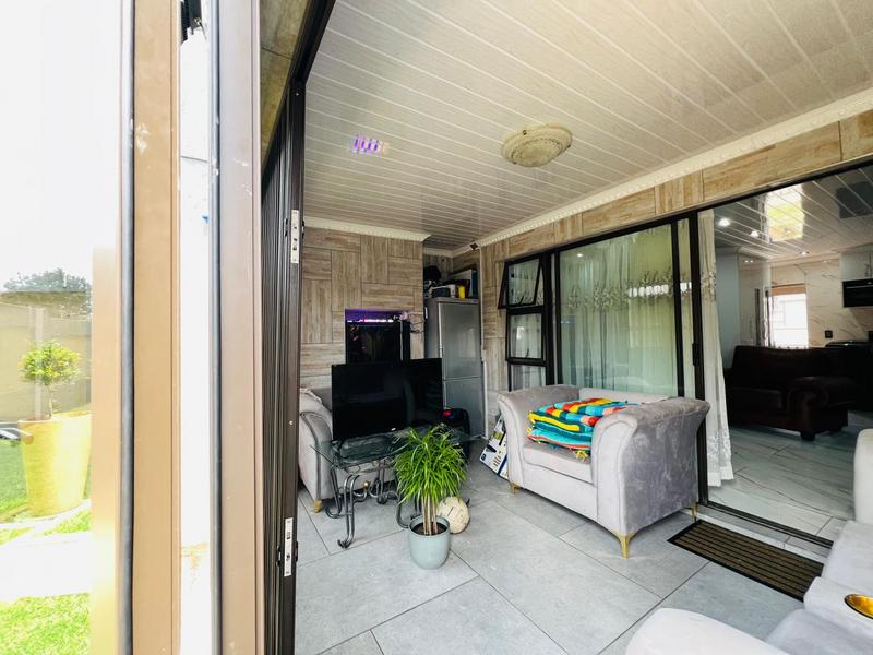 2 Bedroom Property for Sale in Gosforth Park Gauteng