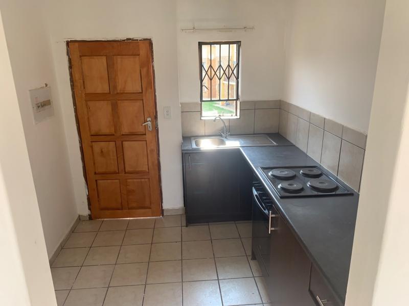 2 Bedroom Property for Sale in Dawn Park Gauteng