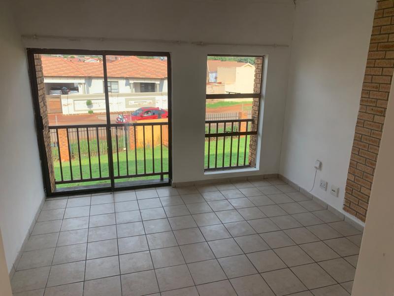 2 Bedroom Property for Sale in Dawn Park Gauteng