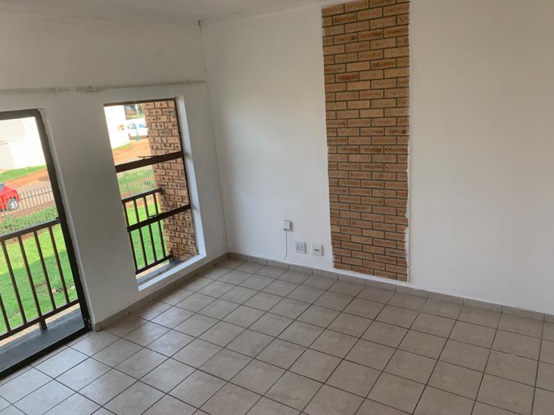 2 Bedroom Property for Sale in Dawn Park Gauteng