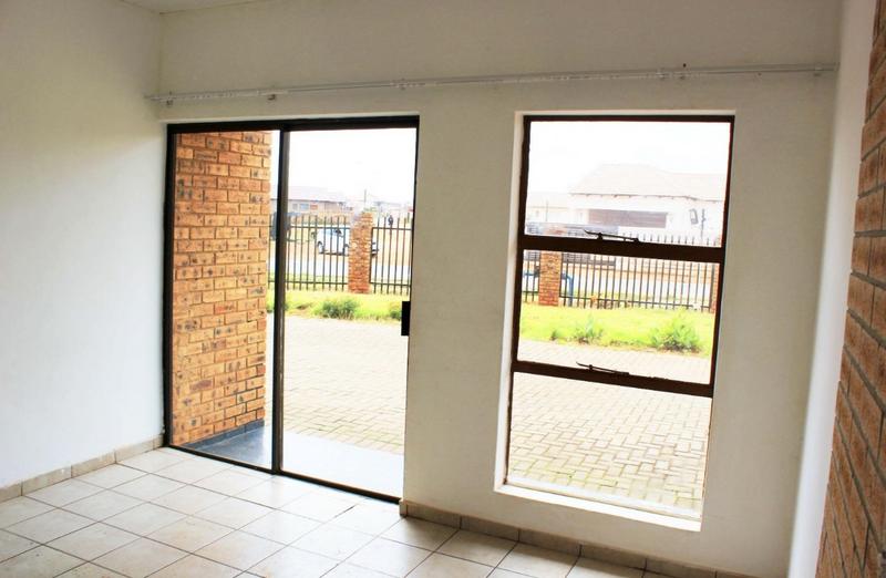 2 Bedroom Property for Sale in Dawn Park Gauteng