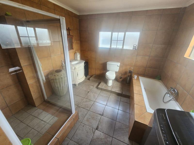 2 Bedroom Property for Sale in Bootha A H Gauteng
