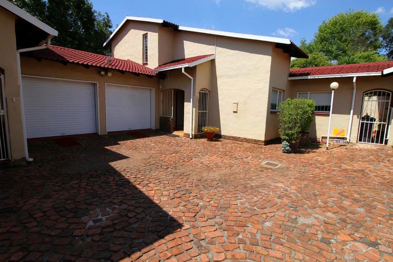 4 Bedroom Property for Sale in Eldoraigne Gauteng